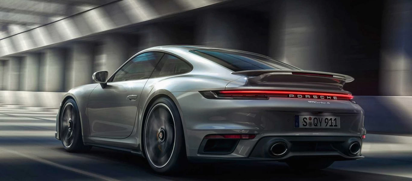 ΗΠΑ: Αγόρασε Porche των 110.000 ευρώ με επιταγή που εκτύπωσε από τον υπολογιστή του (φώτο)